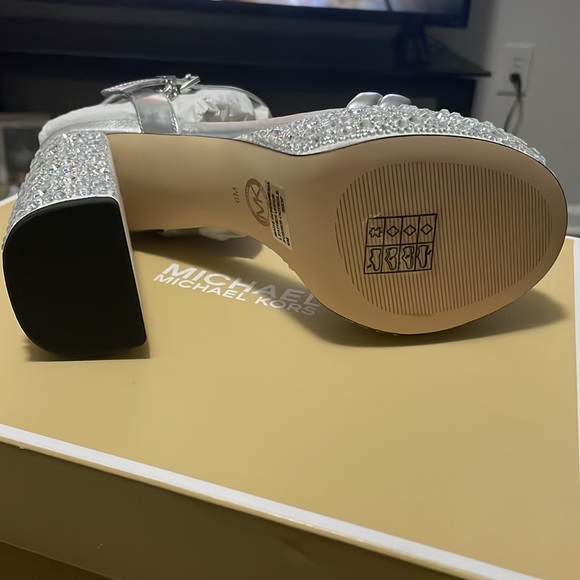 Michael Kors Laci Platform Sandal silver size 6 Brand New - Picture 7 of 12